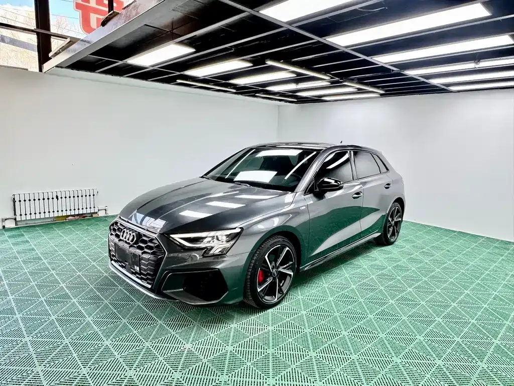 Audi A3 — фото 1