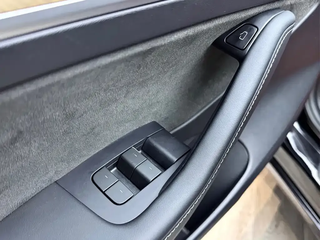Tesla Model 3 — фото 6