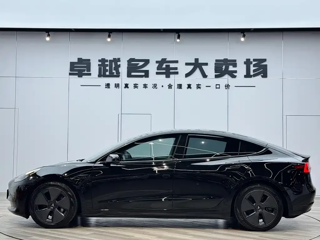 Tesla Model 3 — фото 7