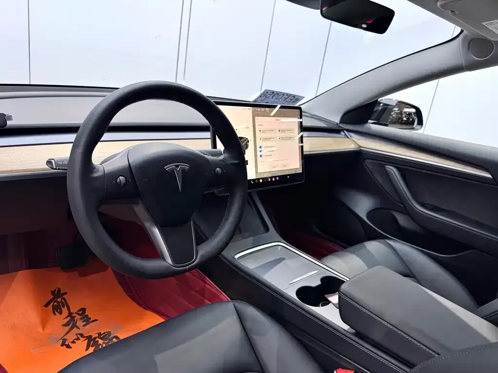 Tesla Model 3 — фото 9