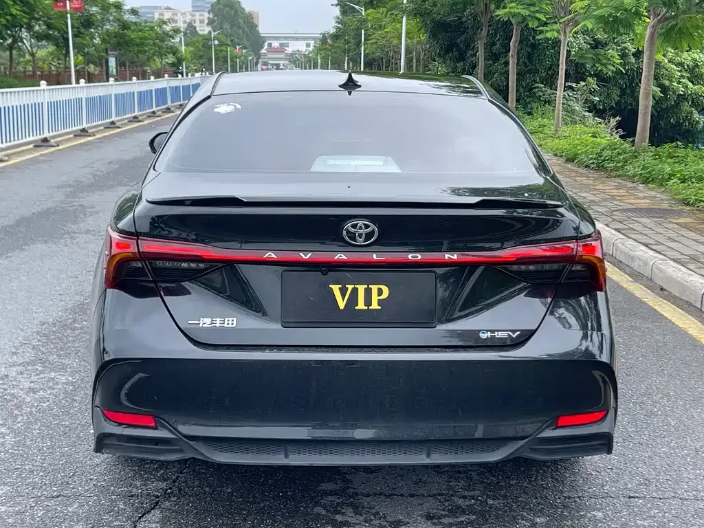Toyota Avalon — фото 7
