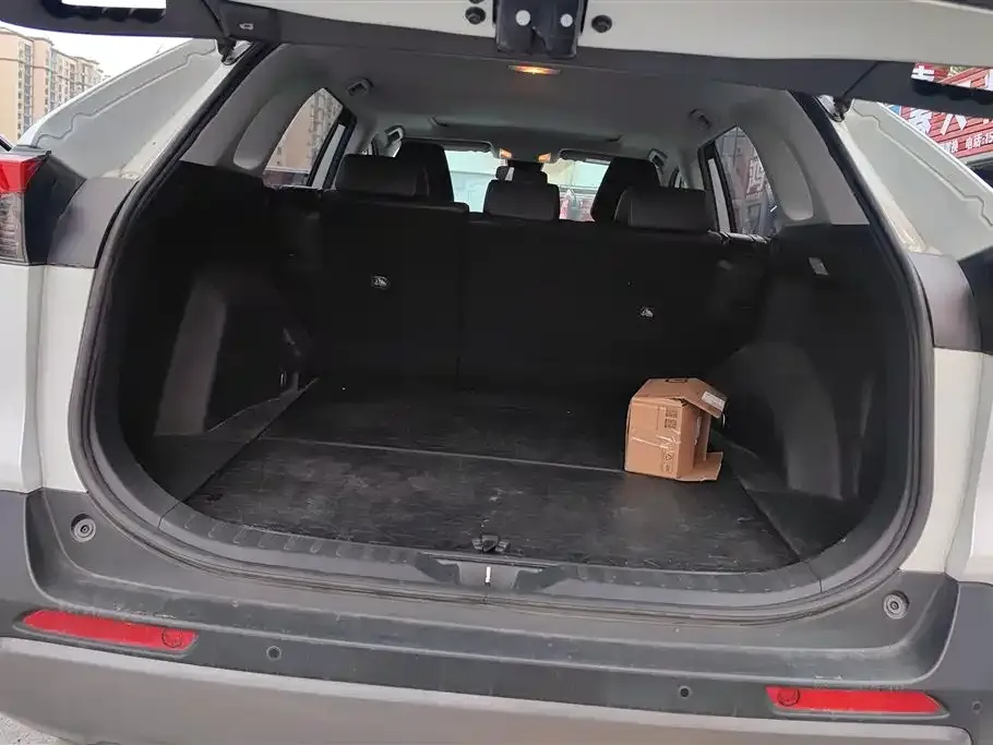 Toyota RAV4 — фото 4