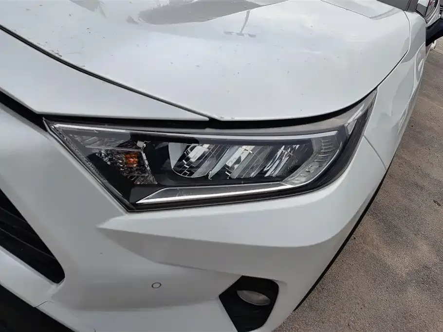 Toyota RAV4 — фото 9