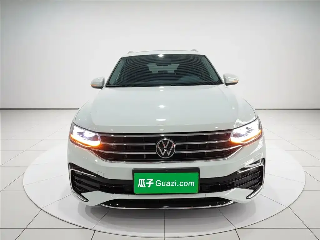 Volkswagen Tiguan L — фото 3
