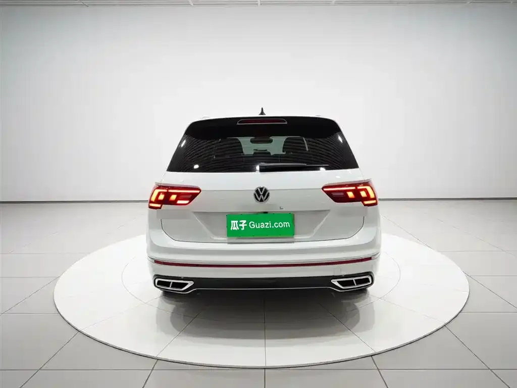 Volkswagen Tiguan L — фото 2