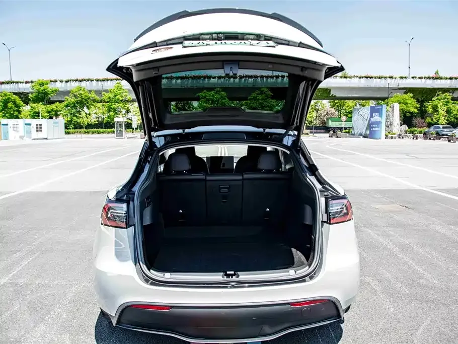 Tesla Model Y 2024 из CN, фото 10