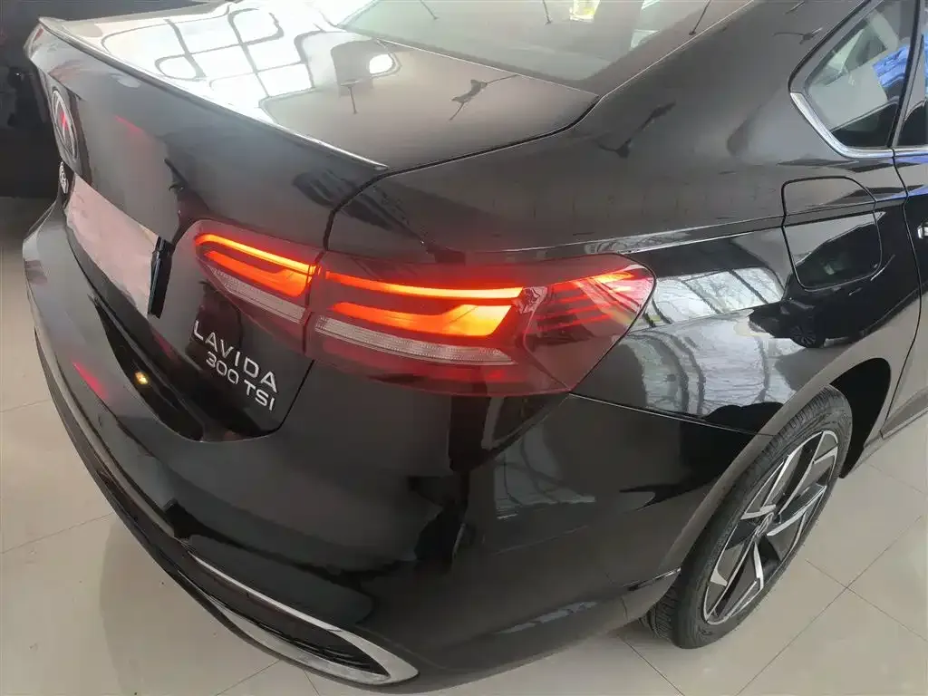 Volkswagen Lavida 2023 из CN, фото 7