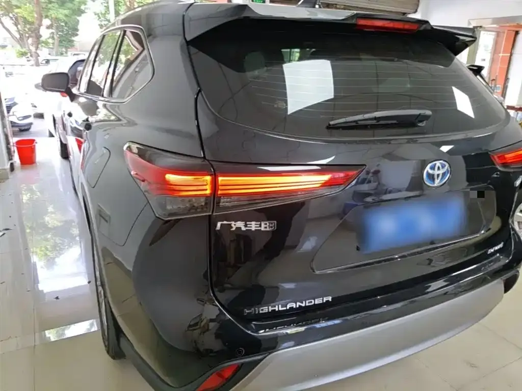 Toyota Highlander — фото 10