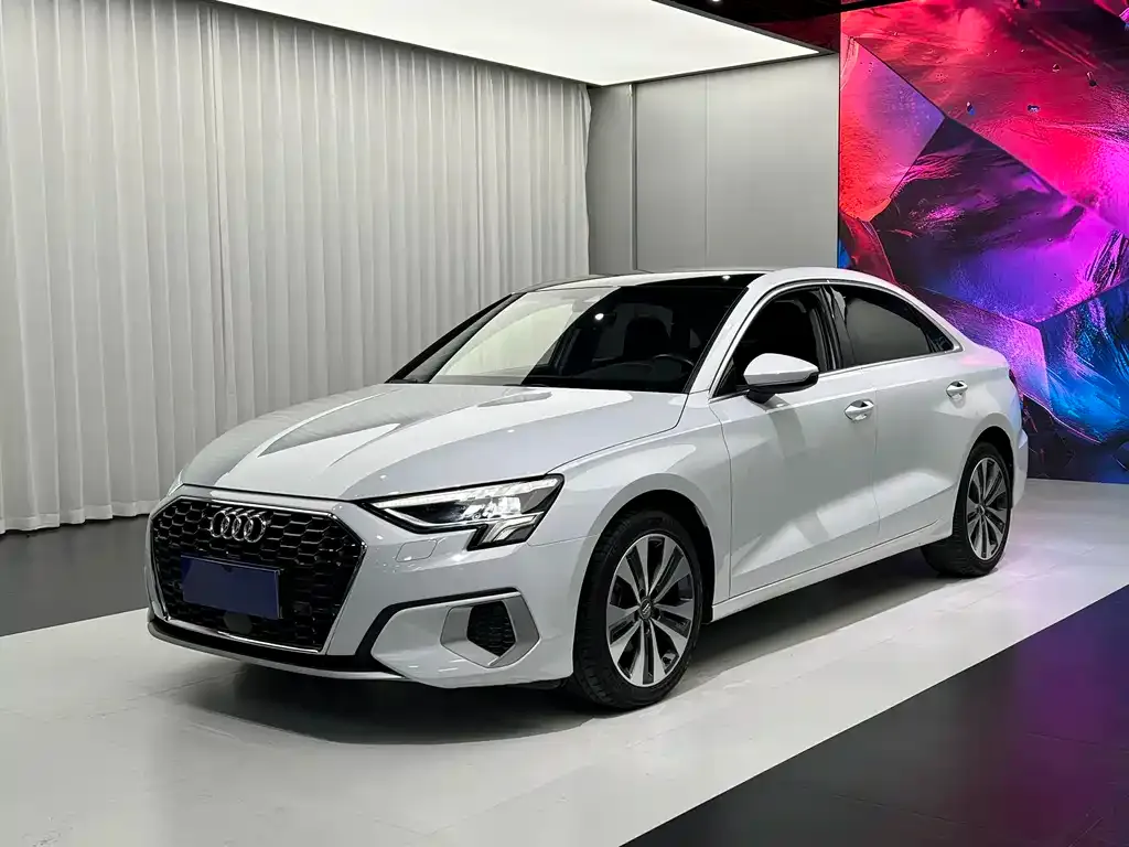 Audi A3 — фото 1
