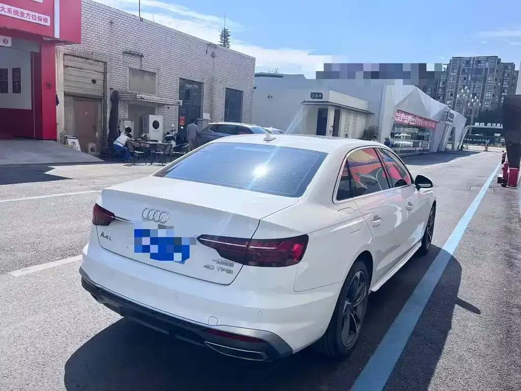 Audi A4L 2023 из CN, фото 9