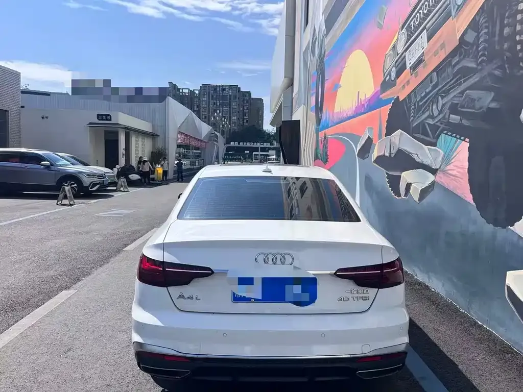 Audi A4L 2023 из CN, фото 3