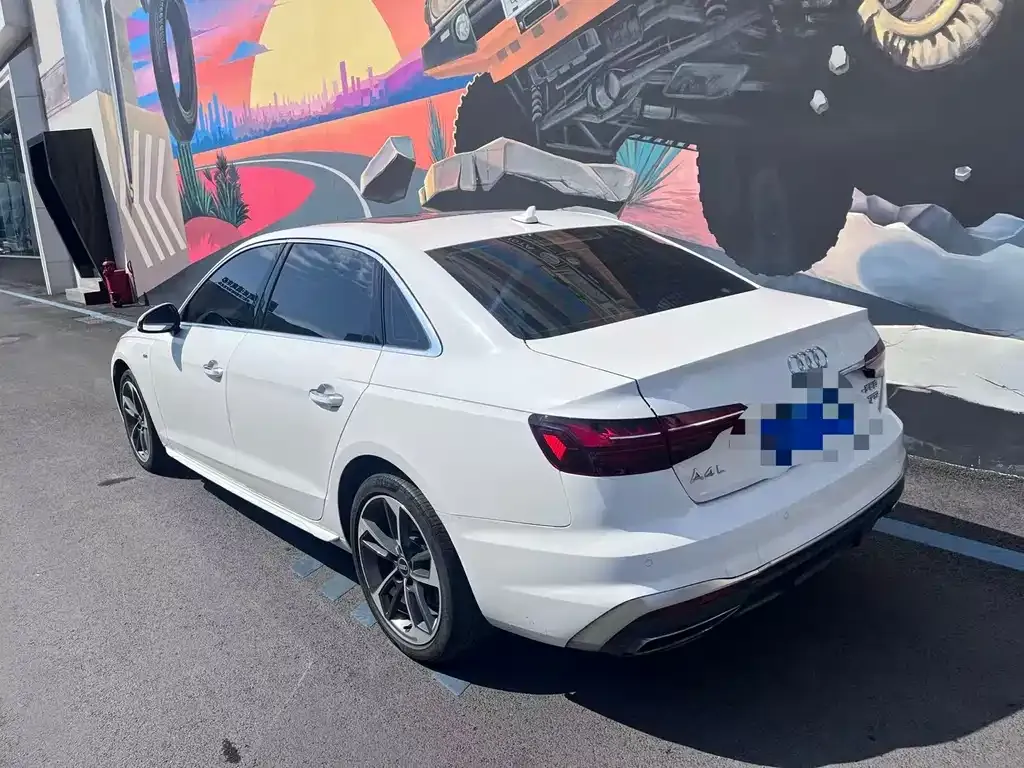 Audi A4L 2023 из CN, фото 6