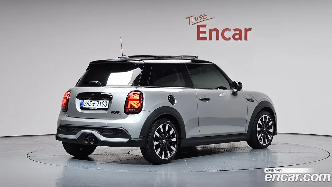 Mini Cooper 2023 из KR, фото 2