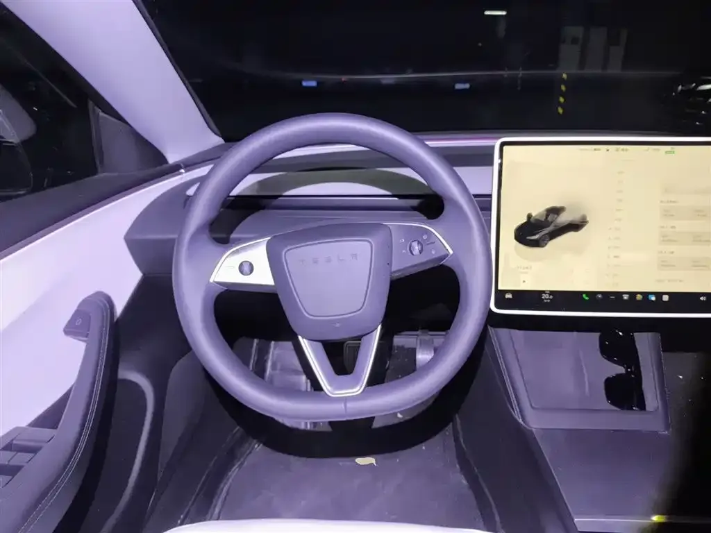 Tesla Model 3 — фото 7