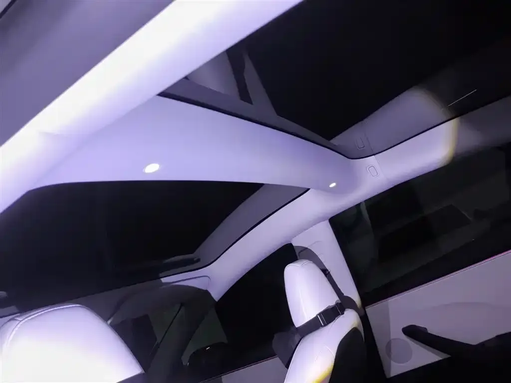 Tesla Model 3 — фото 3