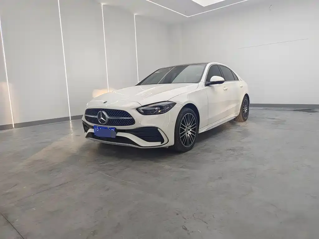 Mercedes-Benz C-Class — фото 1