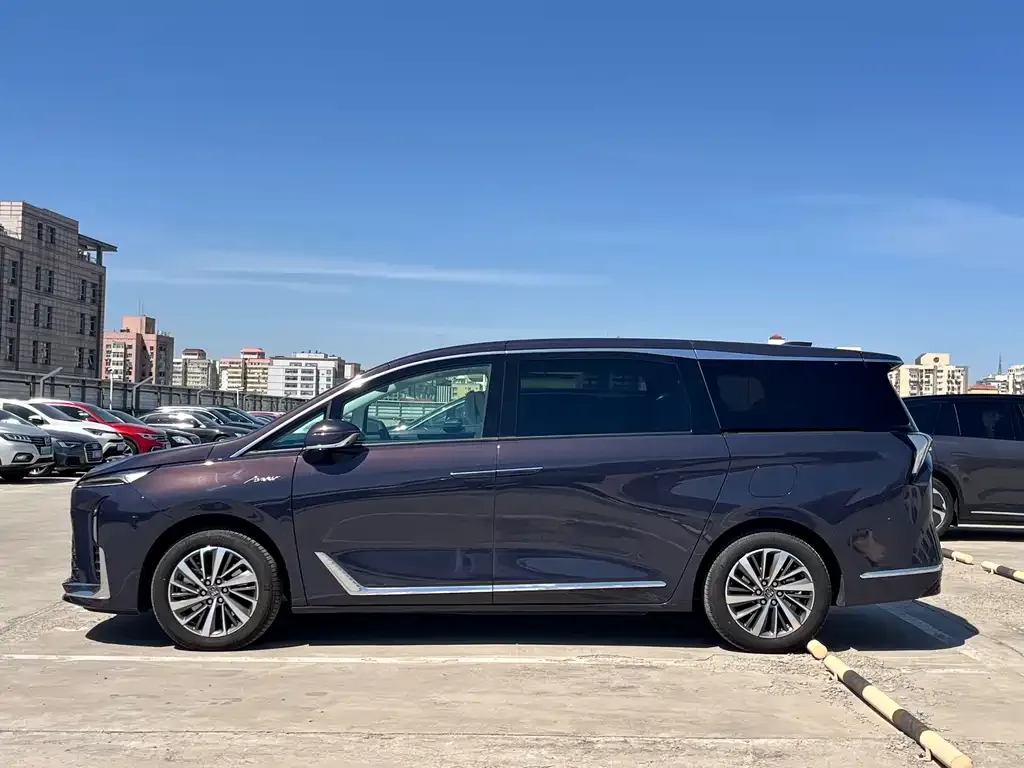 Buick GL8 Hybrid — фото 2