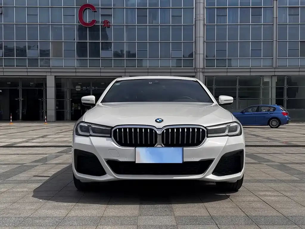 BMW 5 Series — фото 2