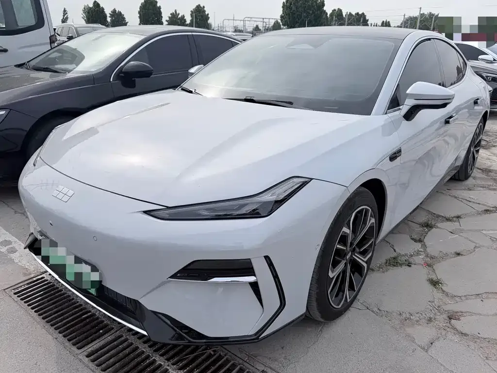 Geely Galaxy E8