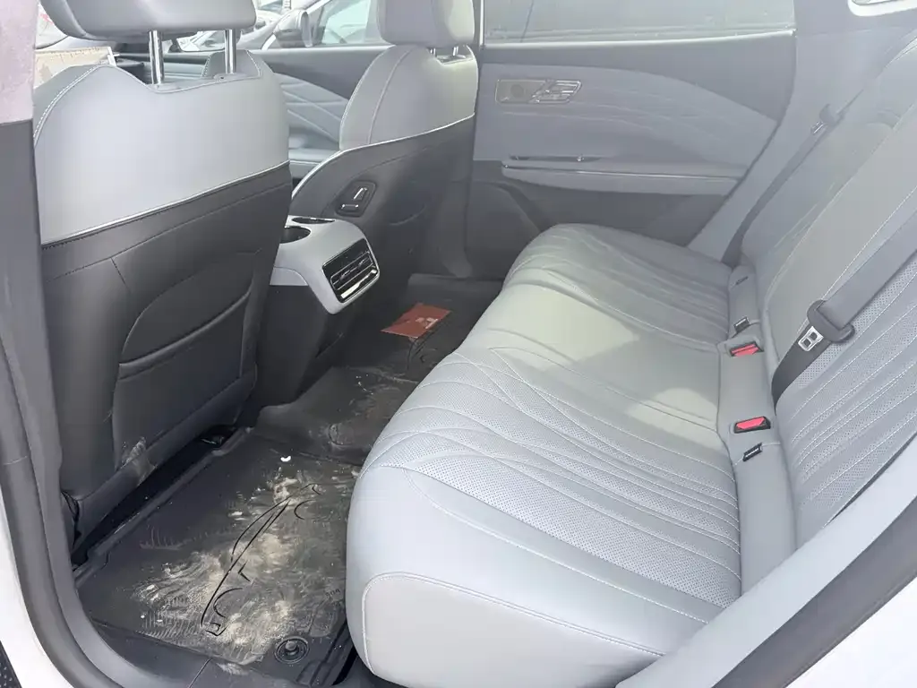 Geely Galaxy E8 2025 из CN, фото 2