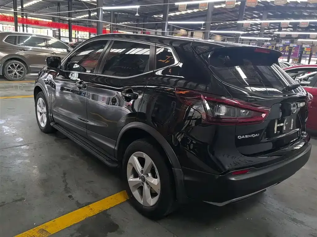Nissan Qashqai — фото 8