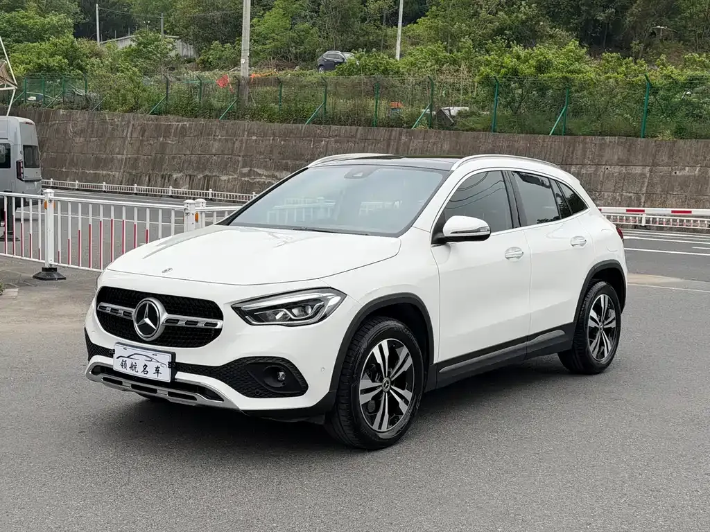 Mercedes-Benz GLA — фото 1