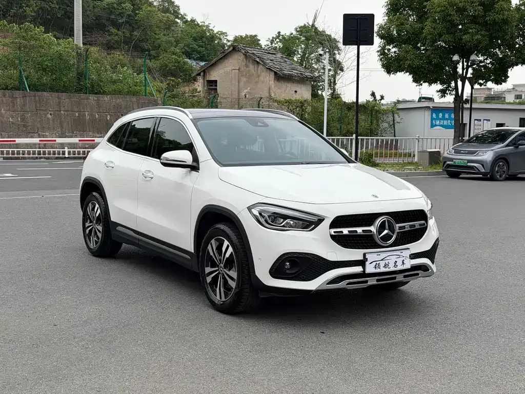 Mercedes-Benz GLA — фото 8