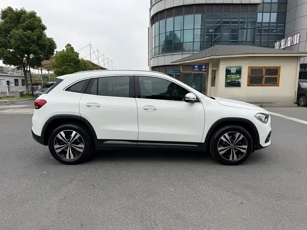 Mercedes-Benz GLA — фото 9