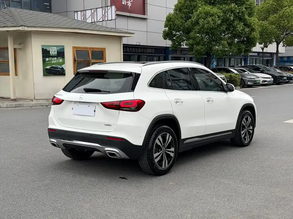Mercedes-Benz GLA — фото 6