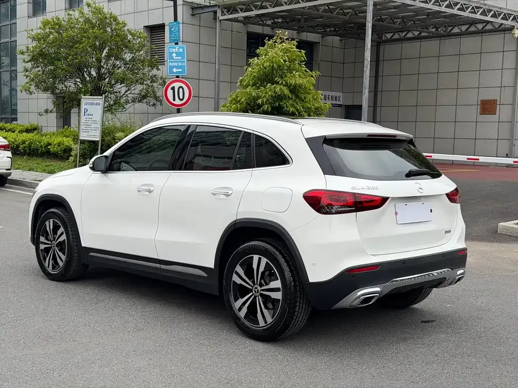 Mercedes-Benz GLA — фото 5