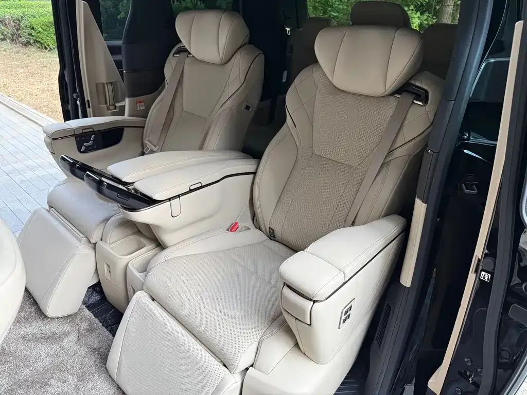 Toyota Vellfire 2025 из CN, фото 8