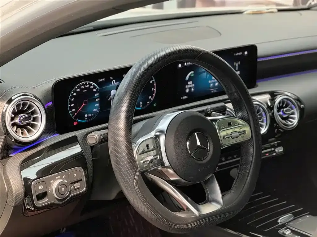 Mercedes-Benz A-Class — фото 7
