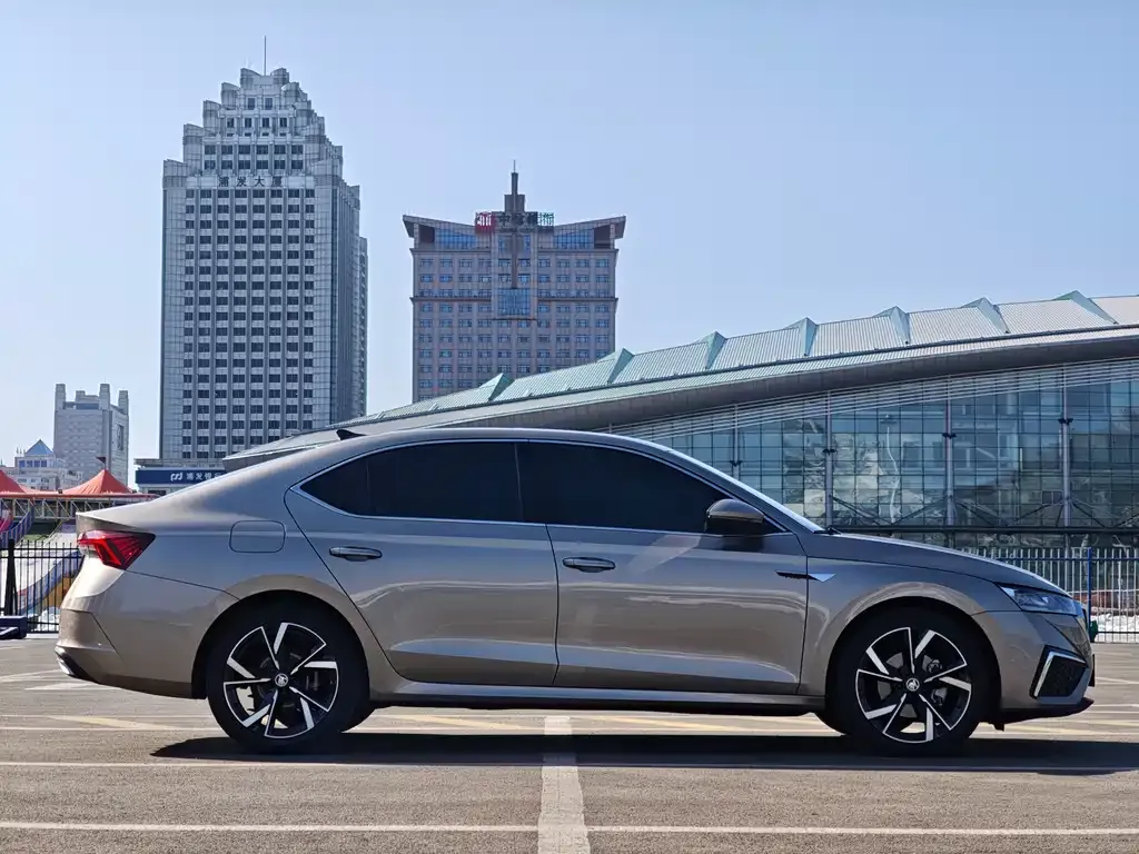 Skoda Octavia — фото 4