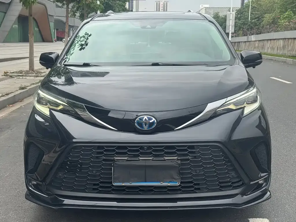Toyota Granvia 2023 из CN, фото 8