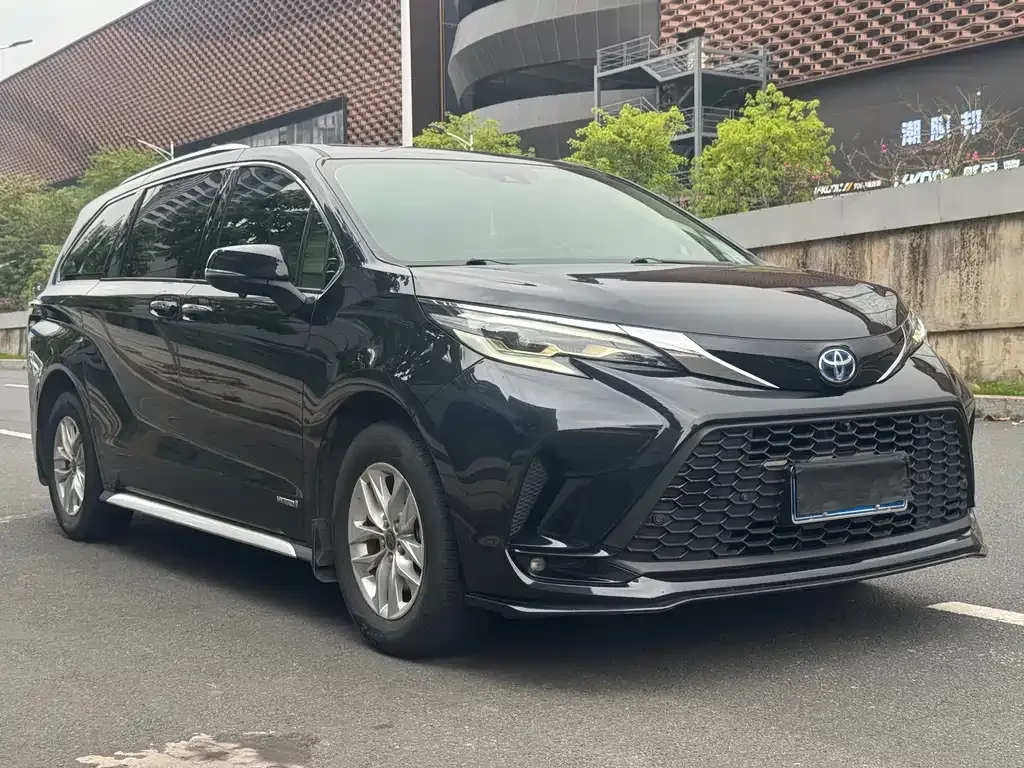Toyota Granvia 2023 из CN, фото 10