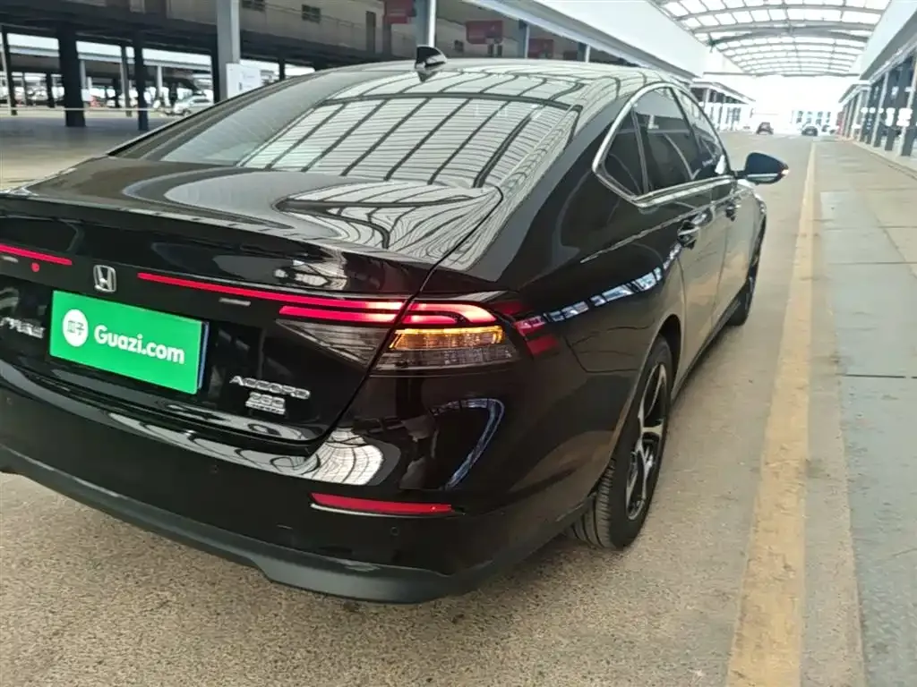 Honda Accord — фото 10