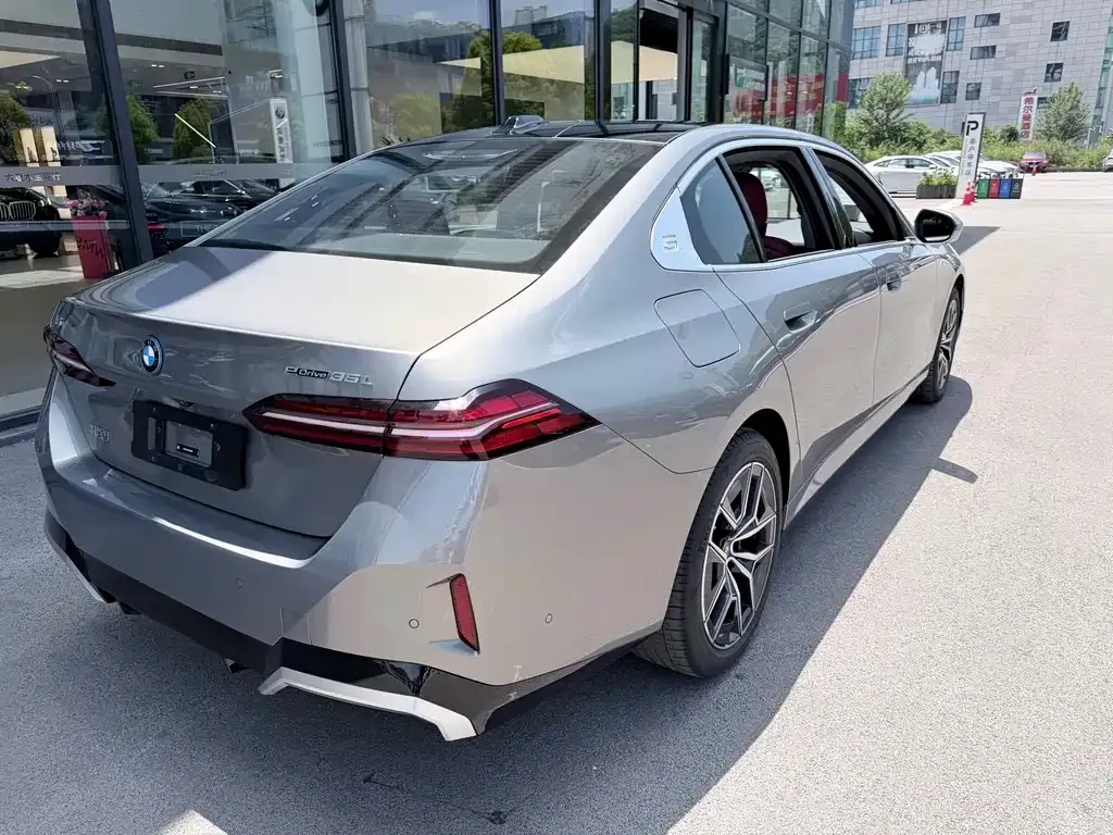 BMW i5 2024 из CN, фото 8