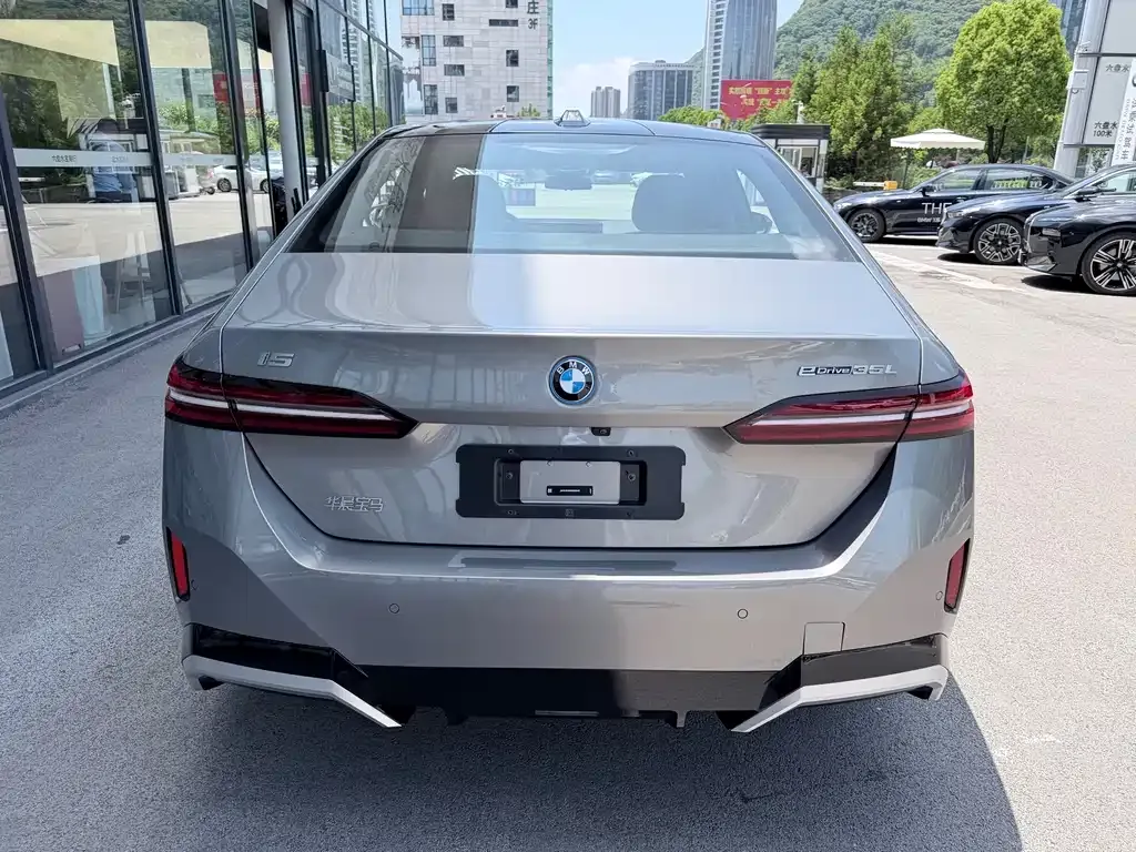 BMW i5 2024 из CN, фото 7