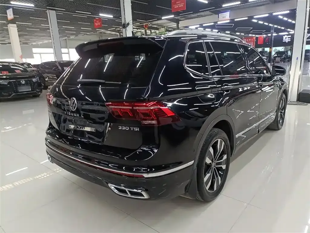 Volkswagen Tiguan L — фото 9