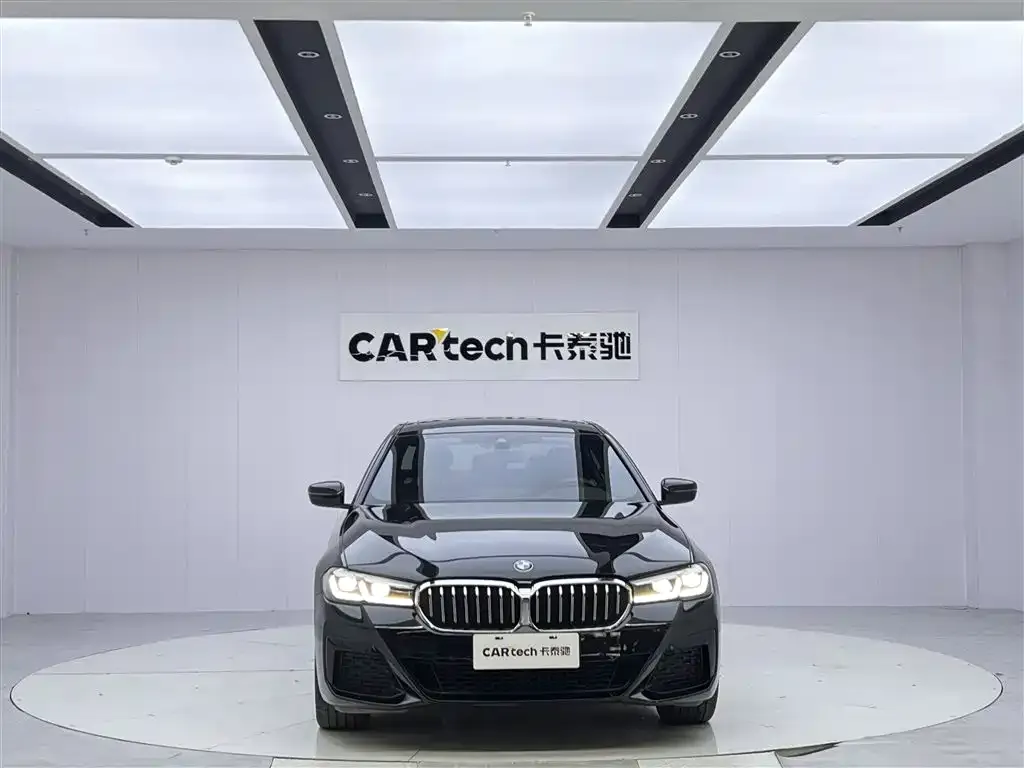 BMW 5 Series — фото 5