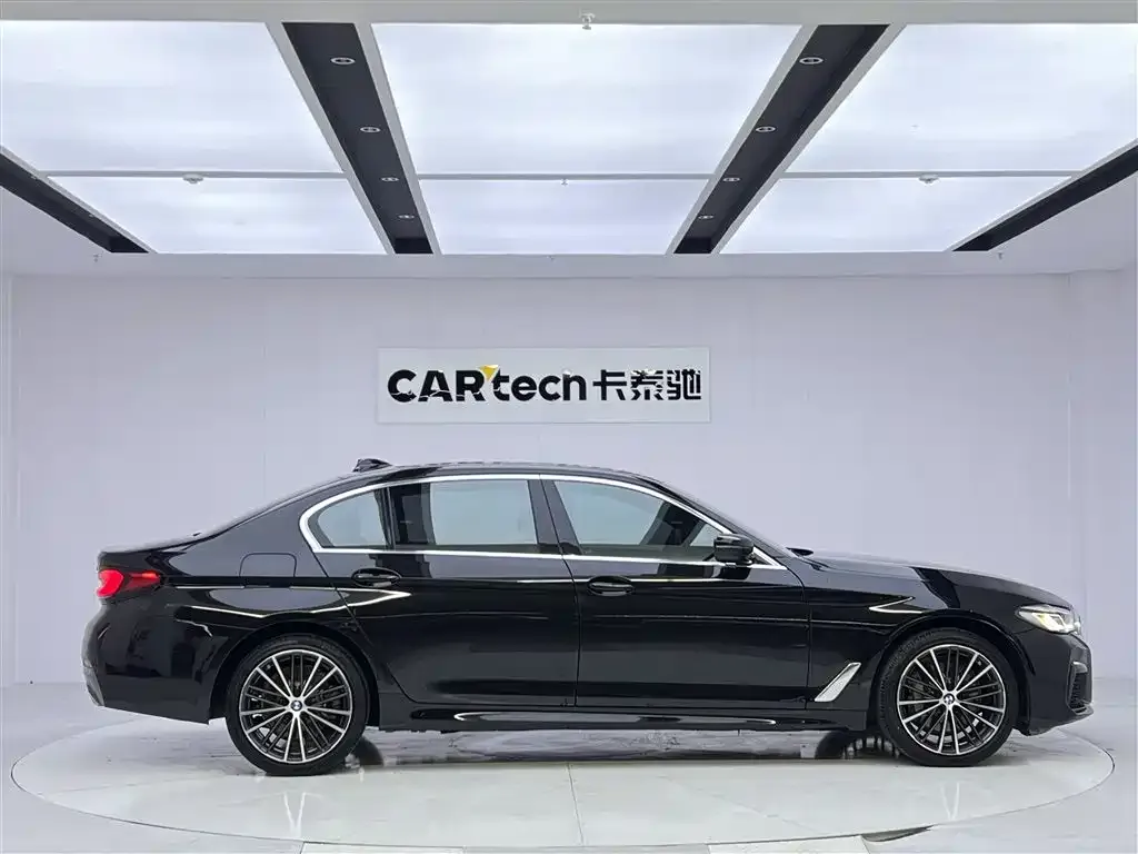 BMW 5 Series — фото 10