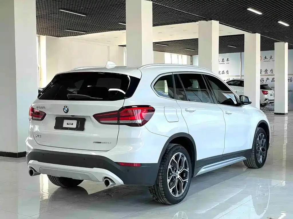 BMW X1 — фото 7