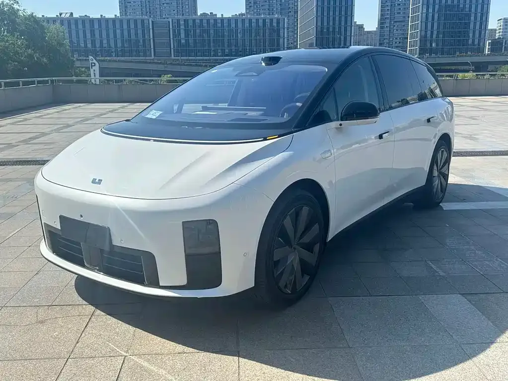 Li Auto i8