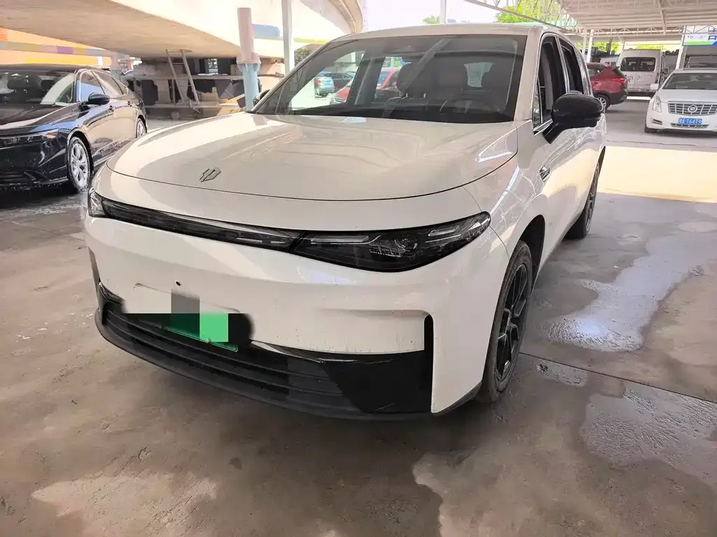 Leapmotor C10