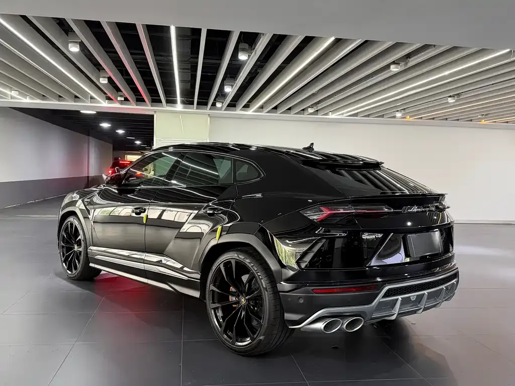 Lamborghini Urus — фото 8
