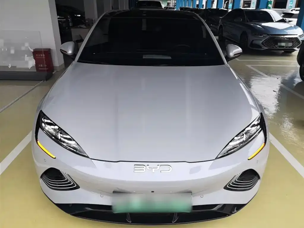 BYD Seal — фото 6