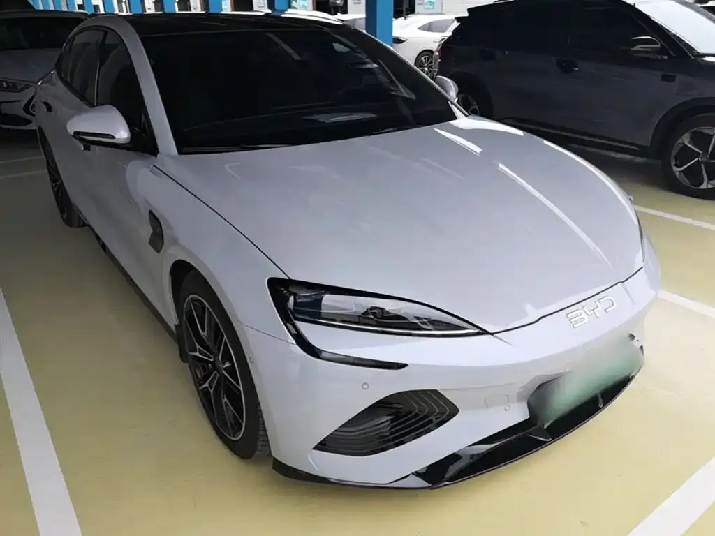 BYD Seal — фото 3