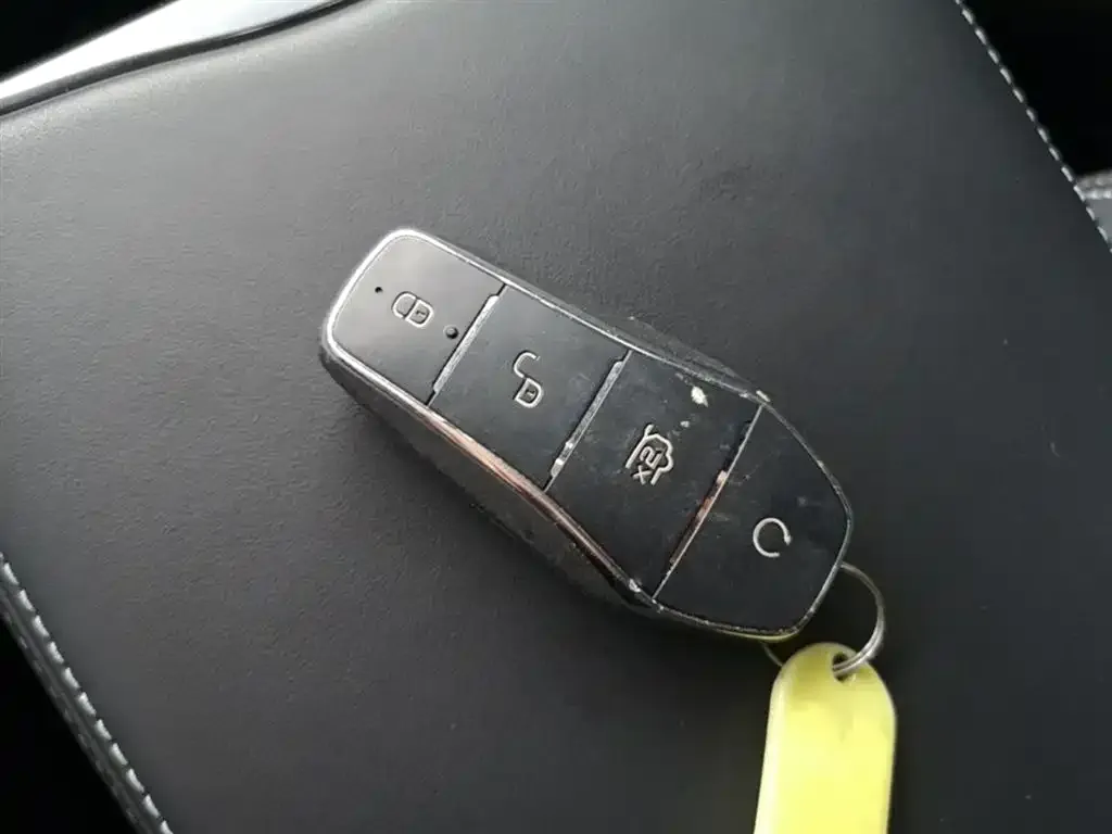 BYD Seal — фото 8