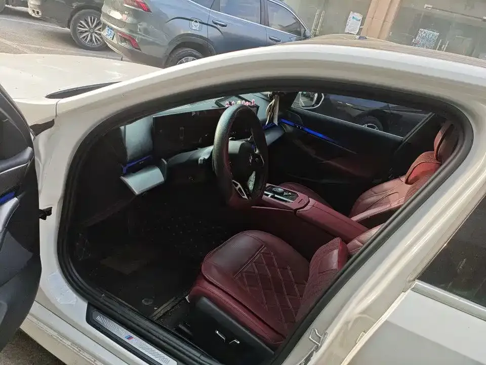 BMW 5 Series — фото 5