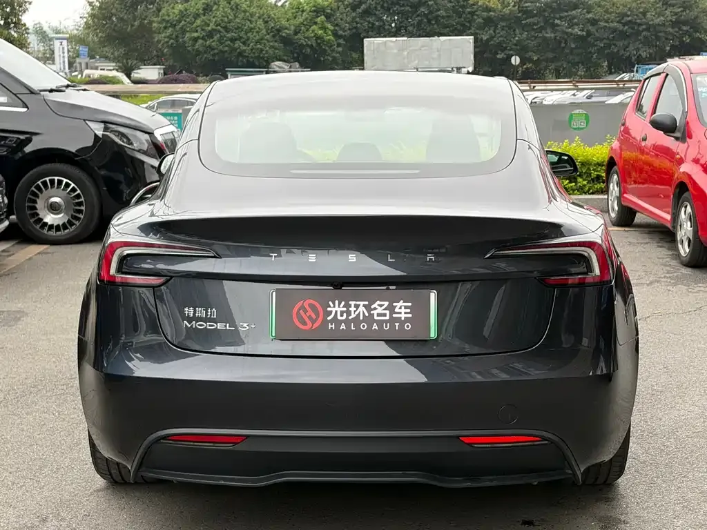 Tesla Model 3 — фото 8